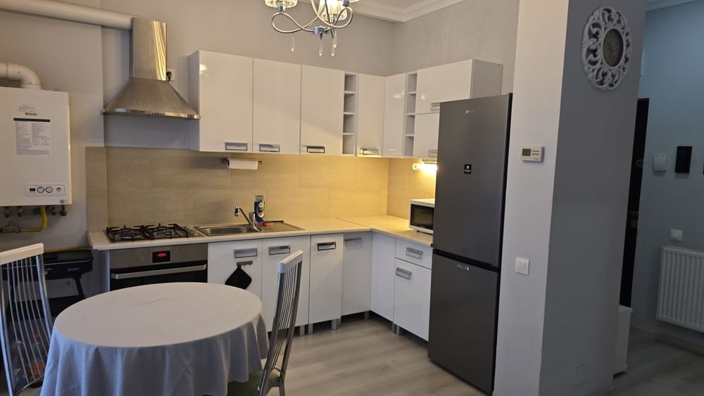 Vând apartament modern cu 2 camere bloc Ared