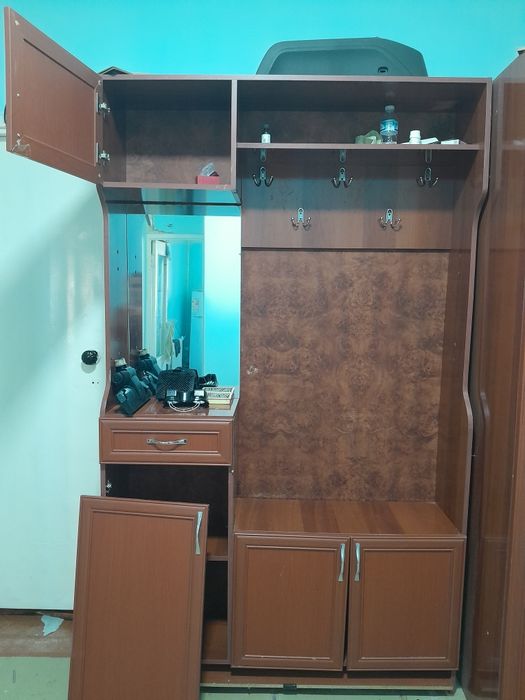 5ta Eshik va 1ta prixojka sotiladi umumiy 1mln 500ming