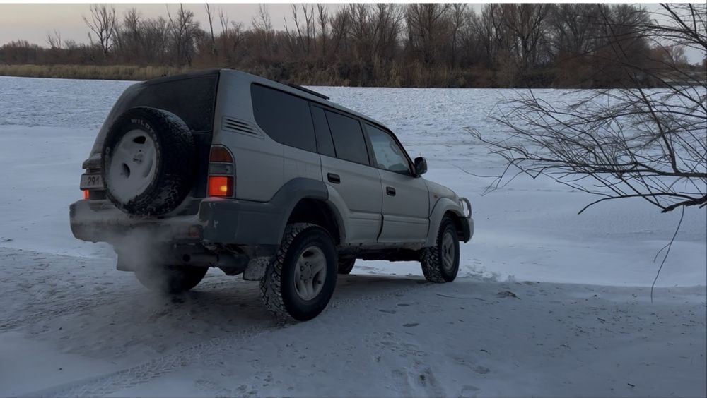 Toyota landкрузер 2000 года