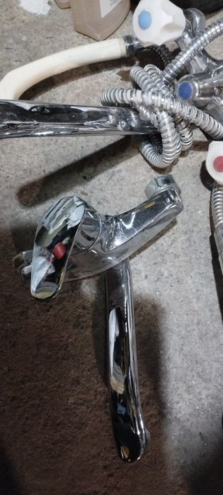 Продам краны-смесители  для ванн