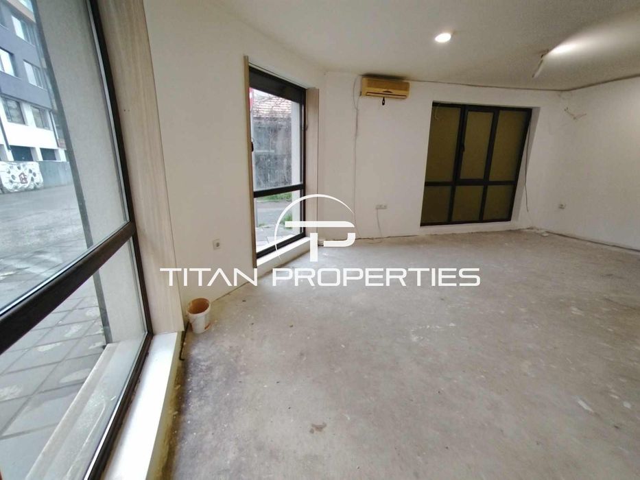 Дава се под наем Магазин в Варна, Колхозен пазар - 38 кв.м за 350 € - Снимка #2