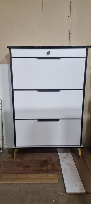 Kamot , oyoq kiyim javoni