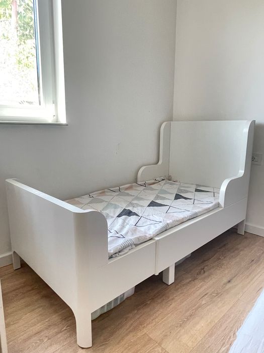 Vând pat Busunge alb Ikea