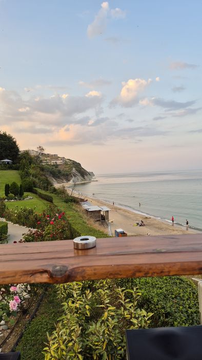 Дава се под наем Двустаен апартамент в Бяла - 70 кв.м за 306 € - Снимка #1