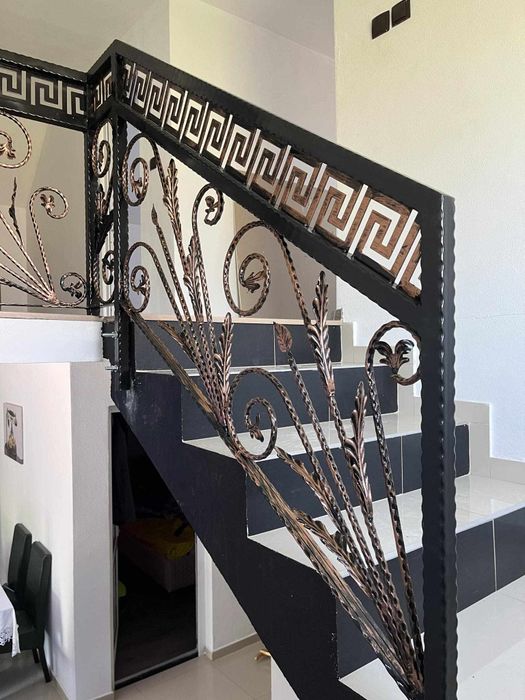 Porti,garduri,balcoane.scari structuri metalice