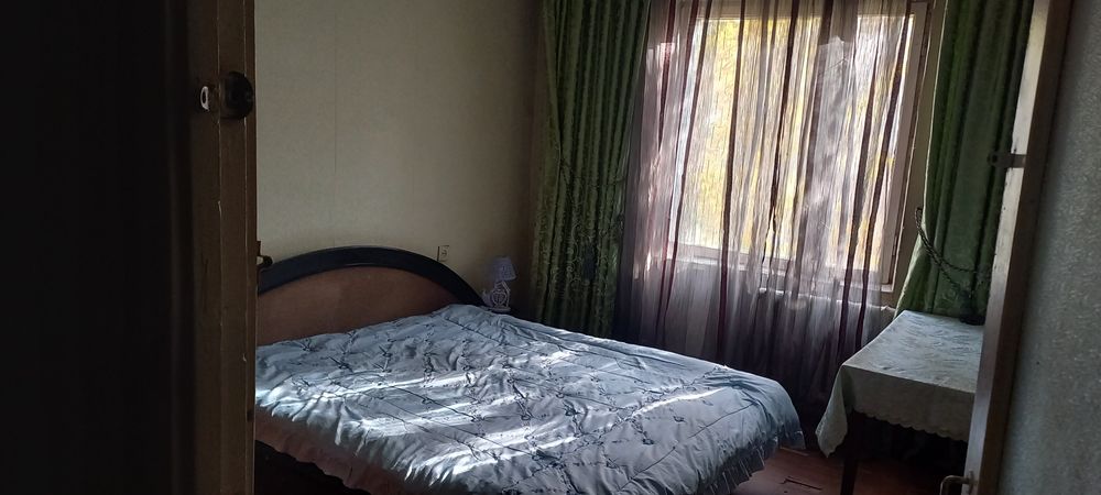 СДАЮ комнату в 4×5ээтаже дома, 2 этаже. НА юнус-абаде. ЦЕНА договорная