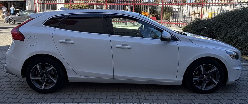 VOLVO V40 2016 — imagine 4