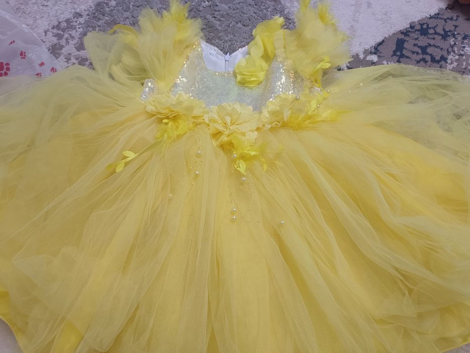 Сары көйлек сатылады