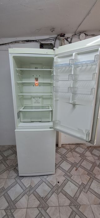 Продам холодильник Lg no frost 2 м.