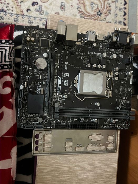 Материнская плата ASUS