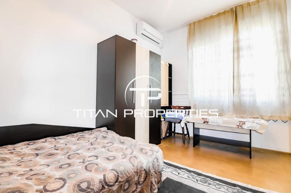 Дава се под наем Едностаен апартамент в Варна, Галата - 40 кв.м за 230 € - Снимка #1