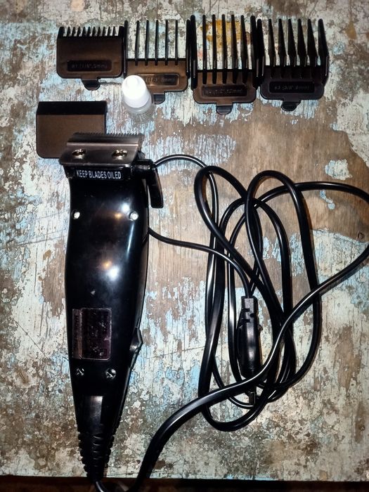 Машинка для стрижки волос Elenberg HQ-6883