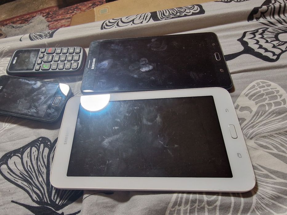 Telefoane si tablete