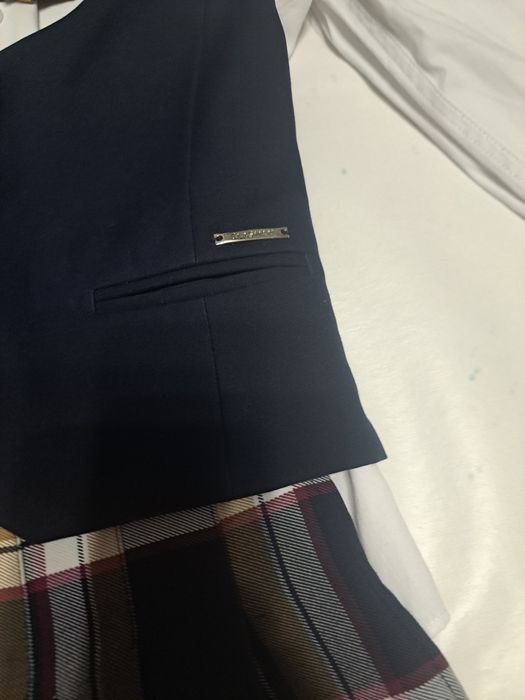 Срочно продам школьный костюм