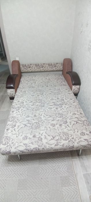 Продам диван малый