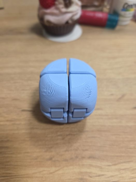 Fidget игра  която се сгъва