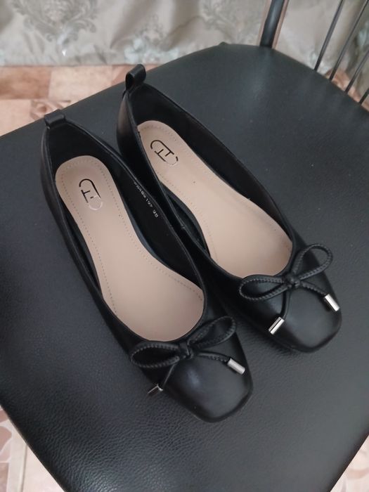 Продам обувь ,размер 36 СРОЧНО!!!