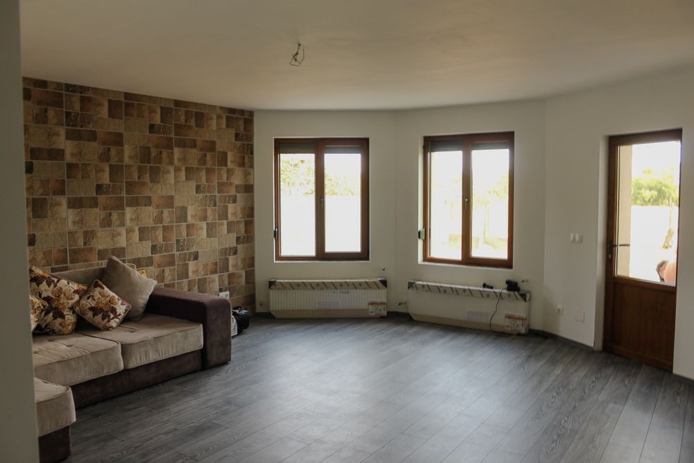 Casa cu teren in Izvin