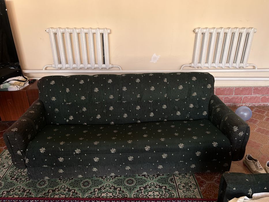 2 кресла и один диван в хорошем состоянии