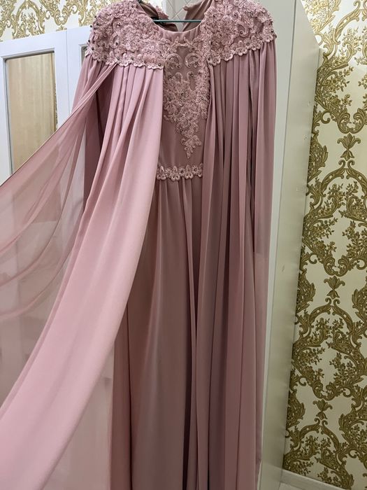 Платье розовое вечернее