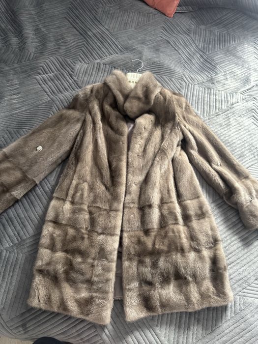 Норковая шуба продам новый