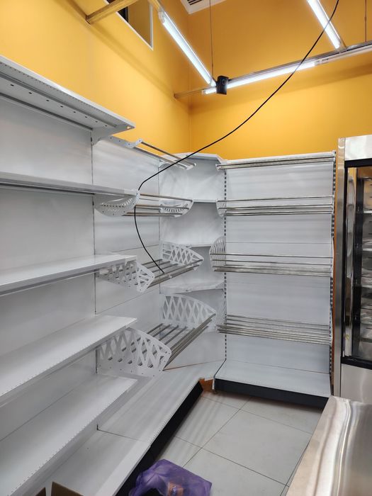 Металический стелажи для магазинов