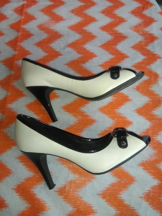 Дамски обувки.