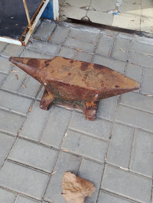 Наковалня 65кг  в добро състояние