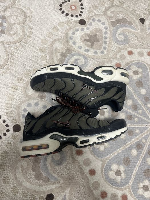 Nike Air Max Plus (TN) Cargo Khaki / Black