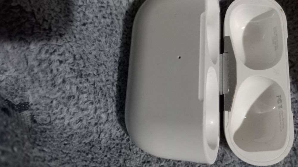 Apple airpods pro оригинал, обмен на а52, а34, а72