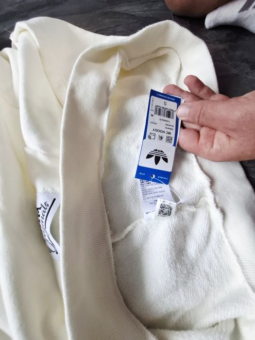 Нов Оригинални суичър Adidas