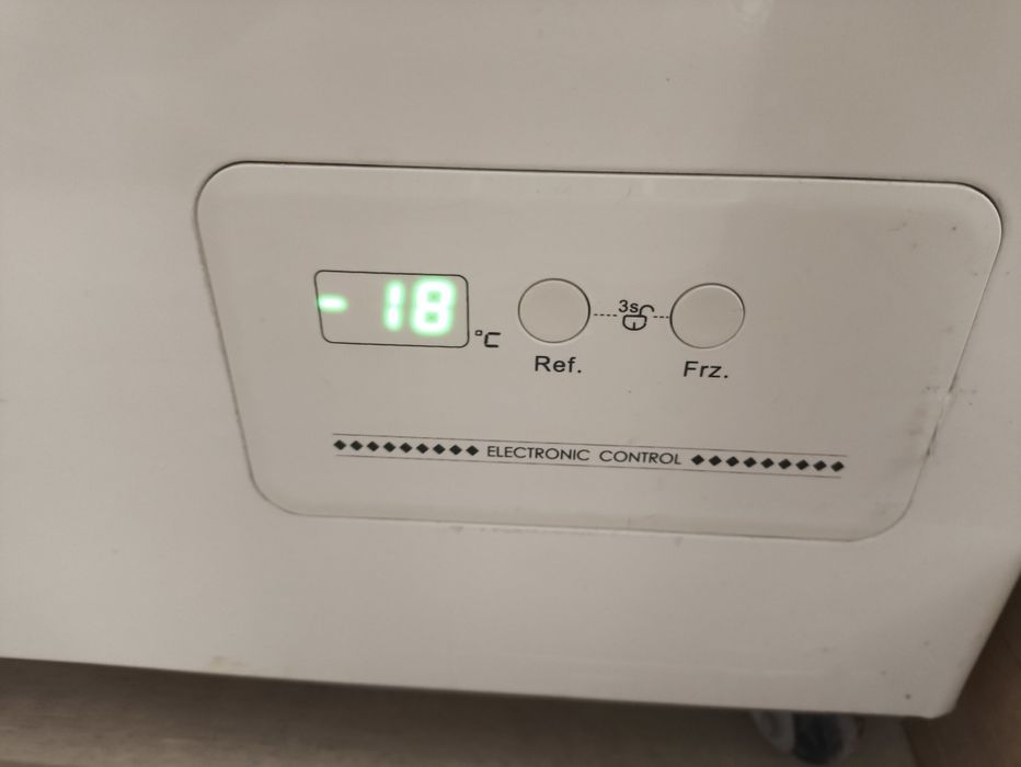 Продам морозильник