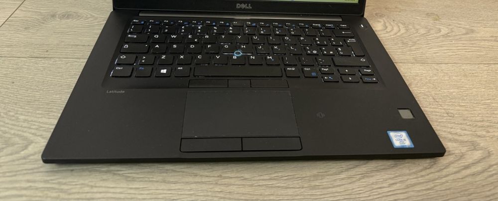 Oferta  DELL Touchscreen ,FHD ips 14inch, core i5, SSD 256gb, RAM 8gb ddr4