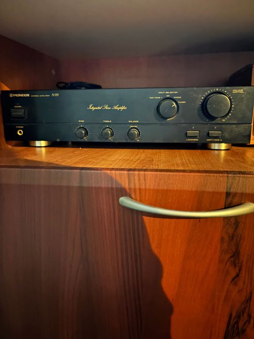Amplificator pioneer