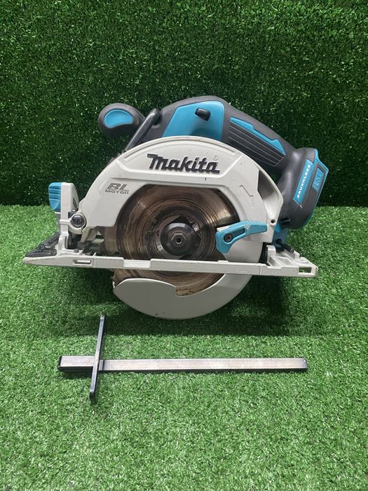 Безчетков ръчен циркуляр Makita DHS680