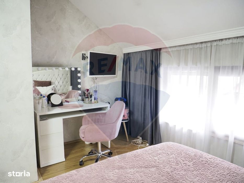 Casă / Vilă cu 9 camere de vânzare
