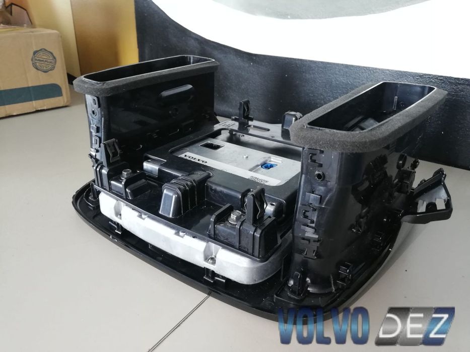 Display Volvo XC40, V60, V90, XC90 31442628, 32247465