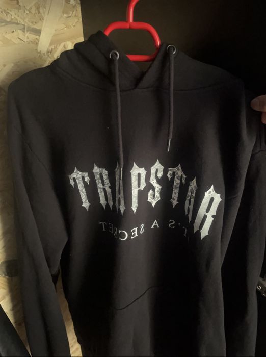 Hanorac Trapstar Original Barbati Marimea M  , in conditii bune