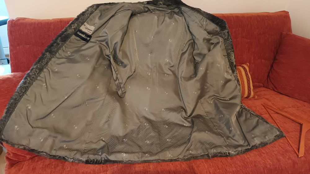 Haina de dama din Astrahan Swakara