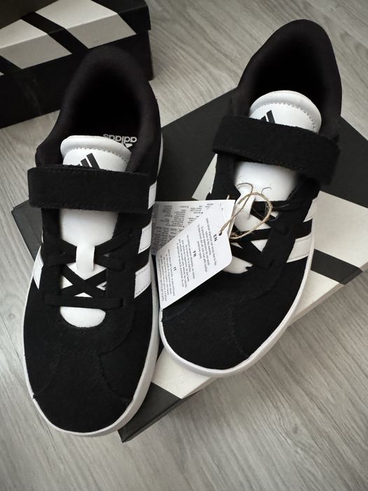 Нови детски маратонки Adidas 35номер