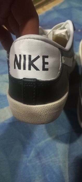 Кроссовки кожанные