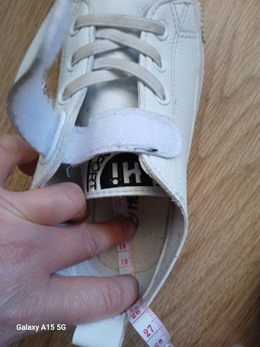 Детски  бели обувки