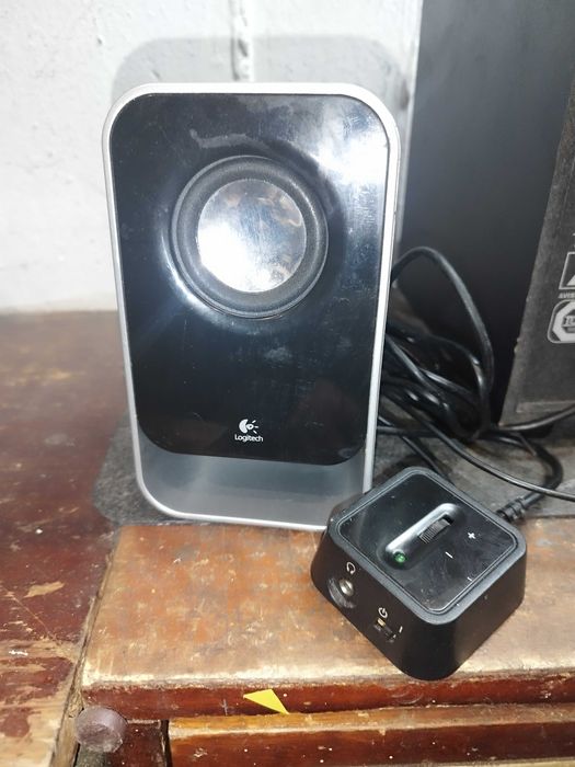 Logitech LS21 sistem audio 2.1