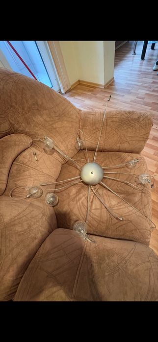 Полилей с висящи  стъклени сфери