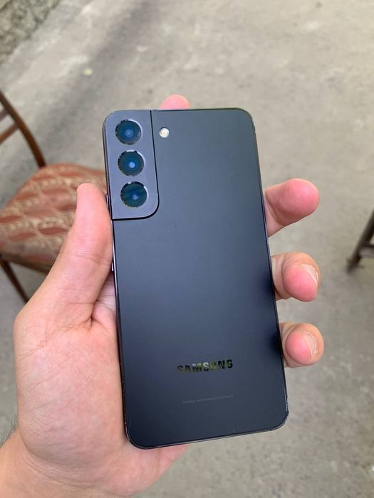 Samsung s22   8/256gb