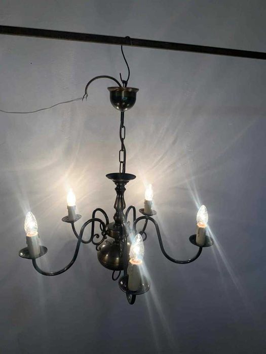 Candelabru din cupru cu cinci brate