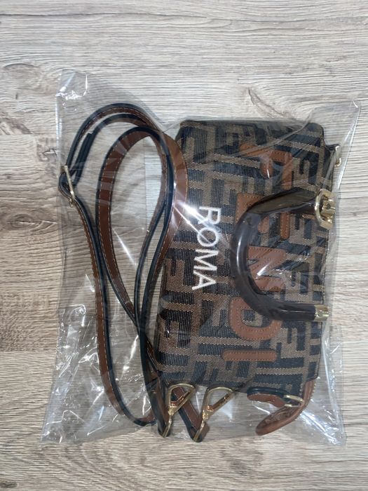 Vând geantă "Fendi Roma"