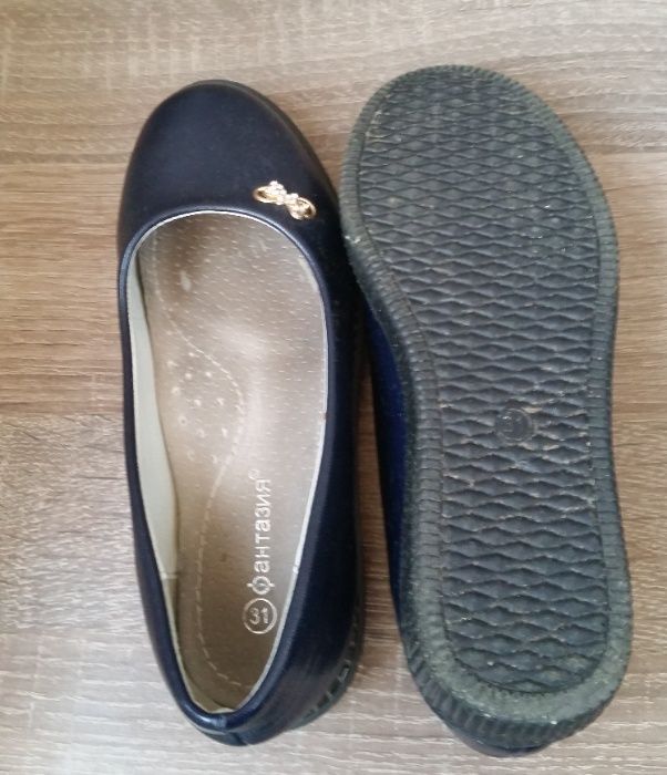 Продам туфли для девочки 31 размер