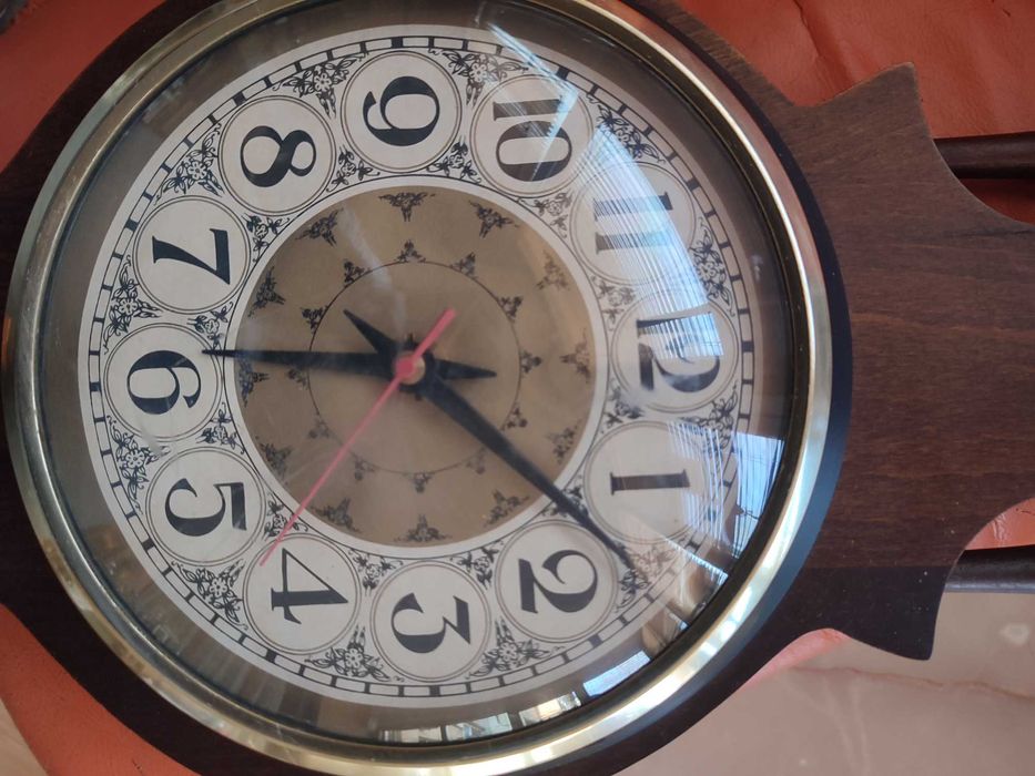 Ceas de perete cu stație meteo