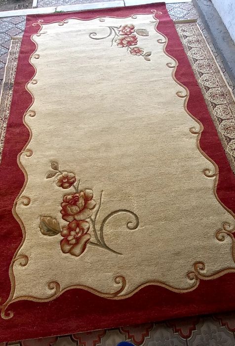 Ковер в отличном состояний